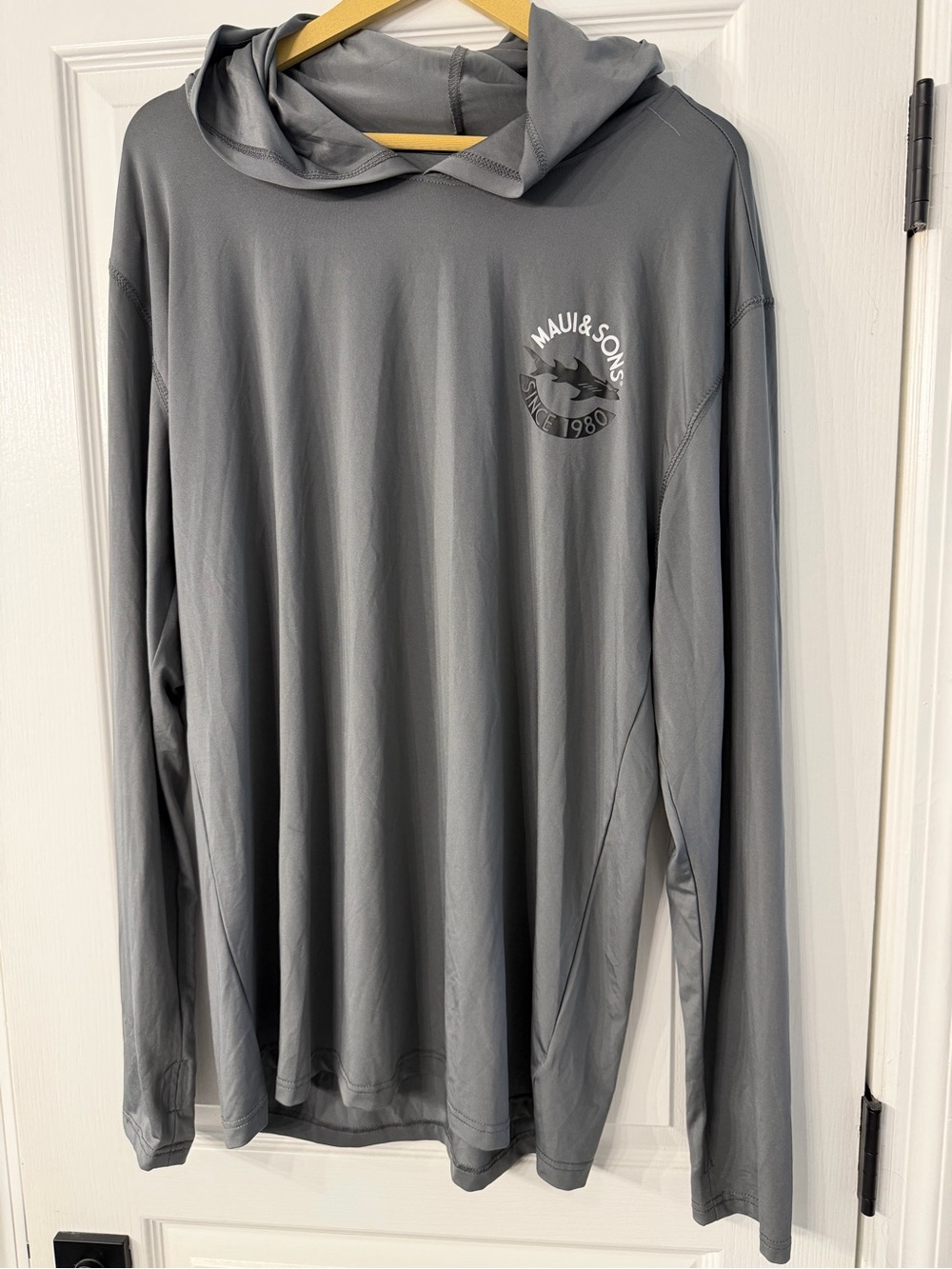 Maui and Sons Men's Gray Hooded Swim Rash Guard